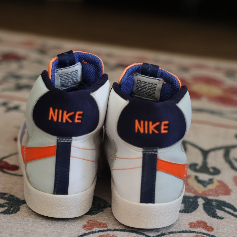 Nike Blazer Mid Youth Sneakers Size 2.5Y – Retro Colorblock Orange Navy – Clean - Picture 4 of 8